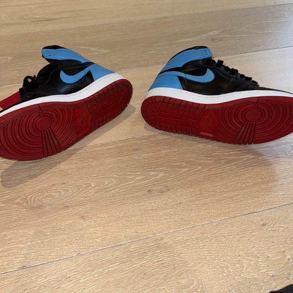 Nike Air Jordan 1 High lightly used. Excellent condition 7.5 US - Picture 4 of 4